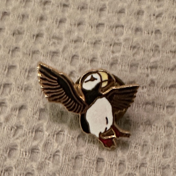 Jewelry - Puffin Enamel Pin